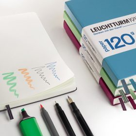   Leuchtturm Medium Notebook, 120 g-os, pontozott lapos, több színben