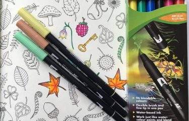Felnőtt színező könyv színezése Tombow Dual Brush pennel